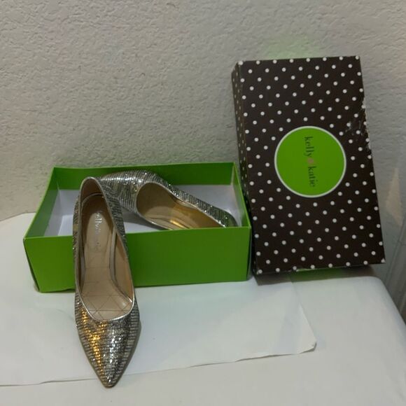 Kelly And Katie Gold/Silver KK Meris women’s size 6 - Picture 2 of 13